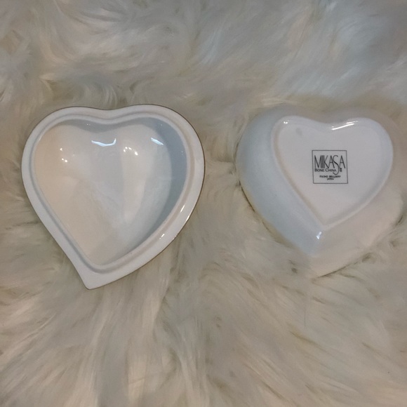 VINTAGE MIKASA HEART TRINKET HOLDER - Picture 3 of 8